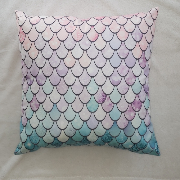 Accent pillow , 18" x 18"" - Picture 2 of 5